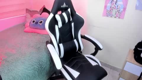 Fernanda Diaz online show from February 4, 2:32 pm