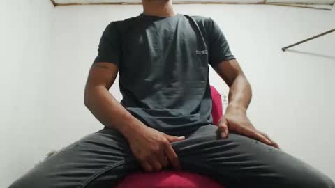 Snapshot of fernandez_latinblack chatting on January 3, 9:05 pm fernandez_latinblack online show from January 3, 9:05 pm