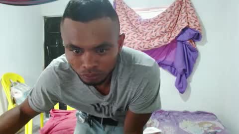 Snapshot of fernandez_latinblack chatting on March 5, 10:10 pm fernandez_latinblack online show from March 5, 10:10 pm