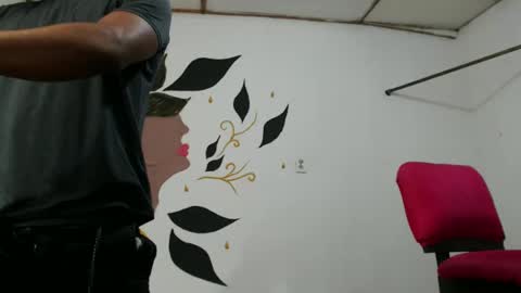Snapshot of fernandez_latinblack chatting on February 13, 2:45 am fernandez_latinblack online show from February 13, 2:45 am