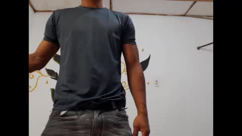 Snapshot of fernandez_latinblack chatting on February 17, 3:33 pm fernandez_latinblack online show from February 17, 3:33 pm