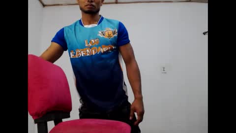 Snapshot of fernandez_latinblack chatting on January 23, 1:19 am fernandez_latinblack online show from January 23, 1:19 am