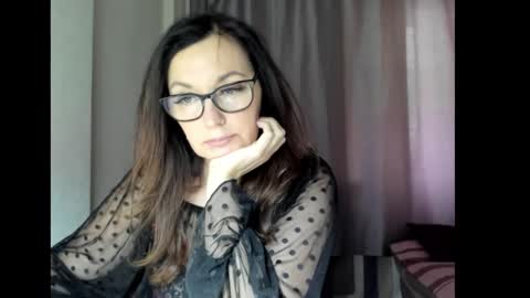 Snapshot of fey_bb chatting on December 2, 3:08 am Milana online show from December 2, 3:08 am
