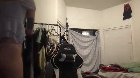 fgsammie online show from April 6, 2:53 am