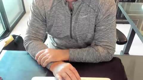 fhetzl online show from November 6, 11:30 pm