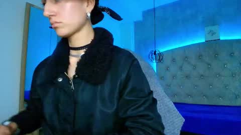   online show from September 30, 4:50 pm