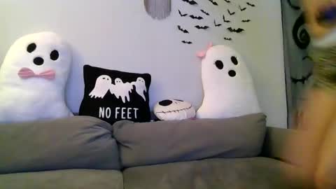 MilfnDaddy online show from September 17, 4:27 am