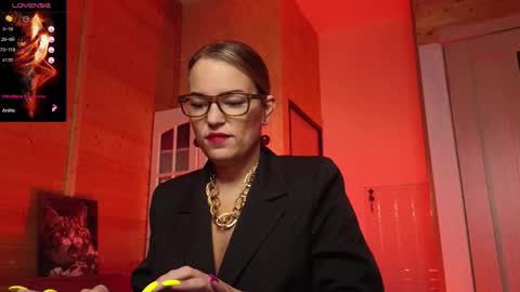 Lady online show from January 16, 4:27 pm