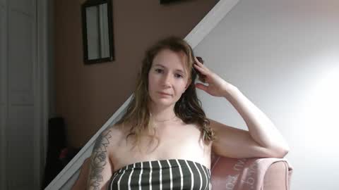 Snapshot of findomgoddessnatalia chatting on September 29, 11:59 pm Goddess Natalia Findom online show from September 29, 11:59 pm