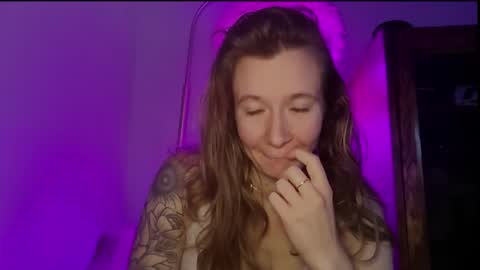 Snapshot of findomgoddessnatalia chatting on October 17, 10:14 pm Goddess Natalia Findom online show from October 17, 10:14 pm