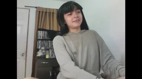 finnky1 online show from April 8, 3:53 am