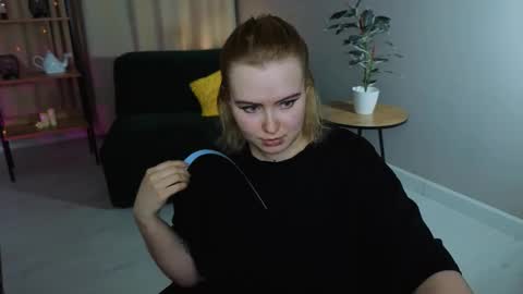 Fiona online show from March 28, 10:33 pm