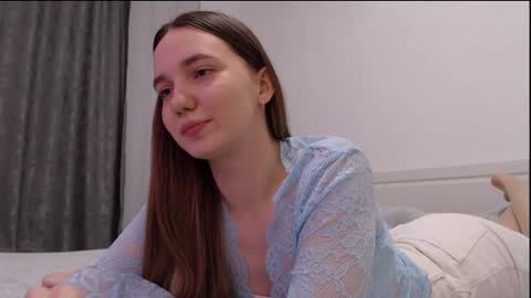 fireflies_fly_ online show from February 26, 7:50 pm