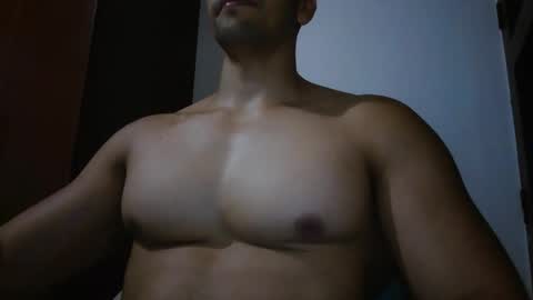 fitchestabs_69 online show from May 16, 7:01 pm
