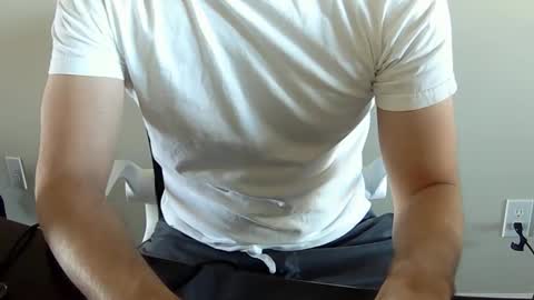 fithubby80 online show from December 15, 4:58 pm