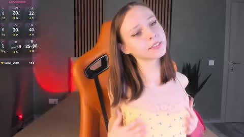 im Linda please give me thumbs up online show from February 19, 10:14 am