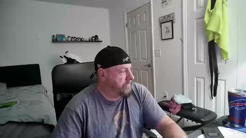 Snapshot of flaguy3233 chatting on January 24, 5:42 am Florida guy online show from January 24, 5:42 am