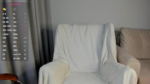 Emely  online show from December 5, 4:05 pm