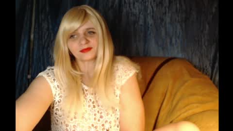floretdiana online show from May 7, 8:59 pm