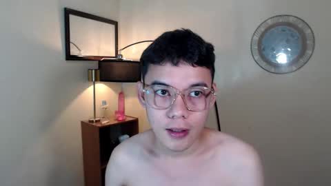 Snapshot of floriankeirxx_ chatting on October 8, 11:21 pm floriankeirxx_ online show from October 8, 11:21 pm