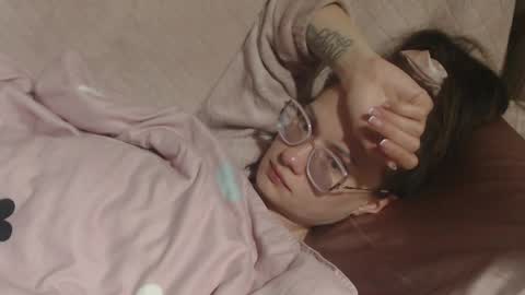 say meow and send tip  online show from March 31, 11:38 pm