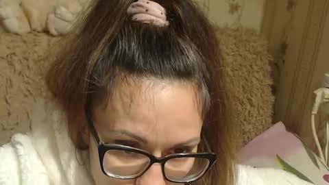 Snapshot of flowercandydoll13 chatting on December 20, 4:04 pm say meow and send tip online show from December 20, 4:04 pm