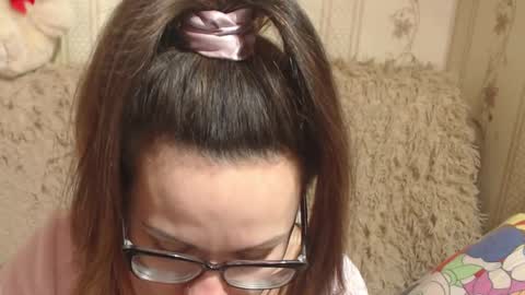 Snapshot of flowercandydoll13 chatting on February 21, 10:39 am say meow and send tip online show from February 21, 10:39 am