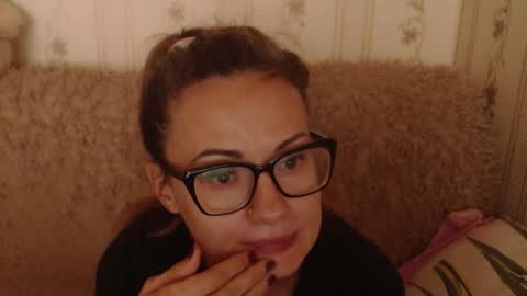 Snapshot of flowercandydoll13 chatting on September 20, 10:29 am say meow and send tip online show from September 20, 10:29 am