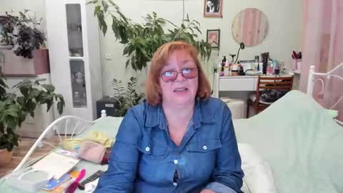 Snapshot of flowerlover8 chatting on September 13, 5:04 pm Flowerlower online show from September 13, 5:04 pm