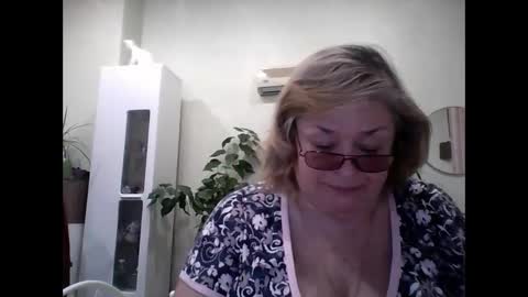 Snapshot of flowerlover8 chatting on March 8, 5:11 pm Flowerlower online show from March 8, 5:11 pm