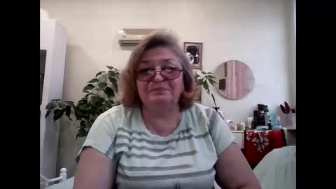 Snapshot of flowerlover8 chatting on March 12, 2:45 pm Flowerlower online show from March 12, 2:45 pm