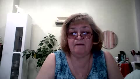 Snapshot of flowerlover8 chatting on February 24, 4:47 pm Flowerlower online show from February 24, 4:47 pm