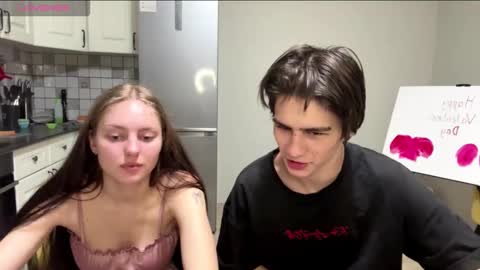 flowerscouple online show from March 14, 10:25 pm