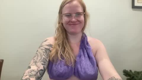 flowingpeach online show from January 14, 6:49 pm