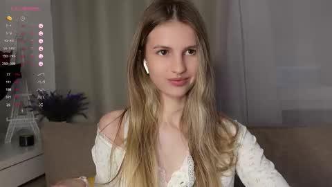 Adeline online show from November 26, 4:37 pm