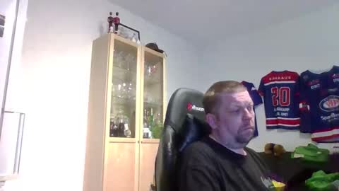 fluffy_espen online show from May 25, 11:27 am