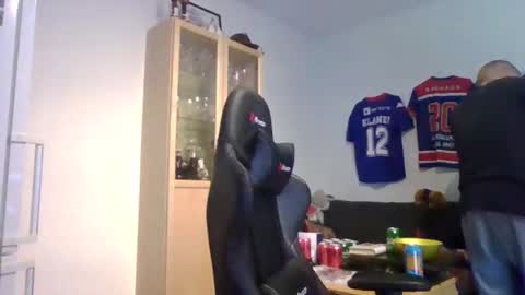fluffy_espen online show from June 9, 10:48 am