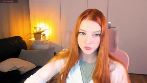 Mia online show from April 6, 7:53 am