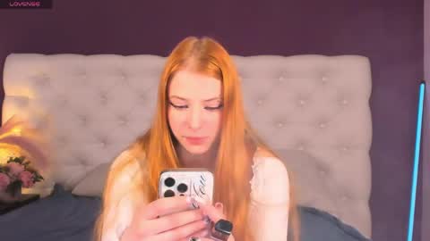 Mia online show from April 3, 10:39 pm