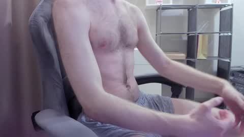 fluffycat  online show from December 15, 7:42 pm