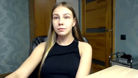 Snapshot of fofhcf chatting on December 2, 7:55 pm Molli Ready for any play with you. Hottest show in pvt Help a student earn big tokens online show from December 2, 7:55 pm