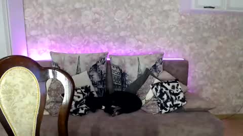 Molli  Ready for any play with you. Hottest show in pvt  Help a student earn big tokens  online show from November 27, 11:01 pm