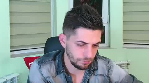 independent model online show from January 14, 6:28 pm