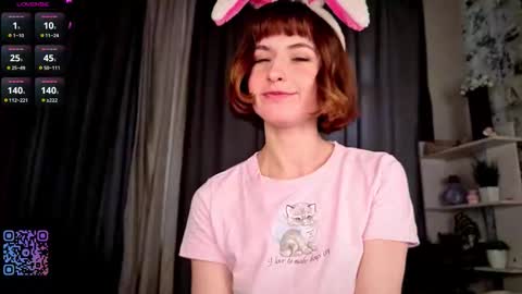 Snapshot of forbidden_fruity chatting on October 16, 9:20 am Laura online show from October 16, 9:20 am