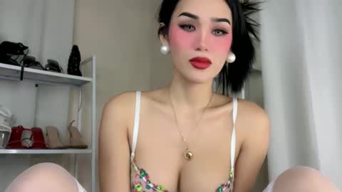 KHATRINA STACIE MARIE online show from April 10, 1:22 am