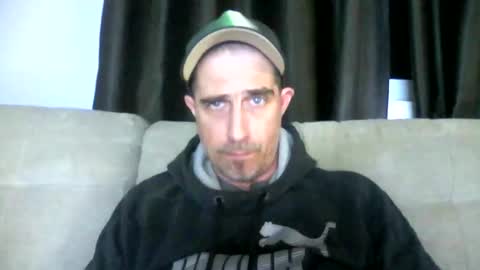 Snapshot of fouraide42 chatting on March 3, 2:15 am fouraide42 online show from March 3, 2:15 am
