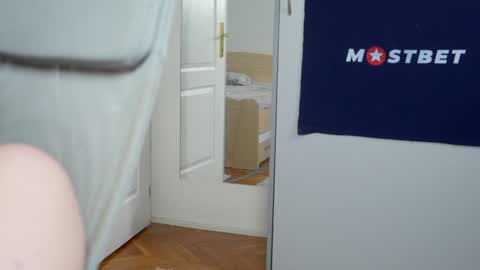 CUSTOM PHOTOS AND VIDEOS -  online show from January 28, 11:06 am