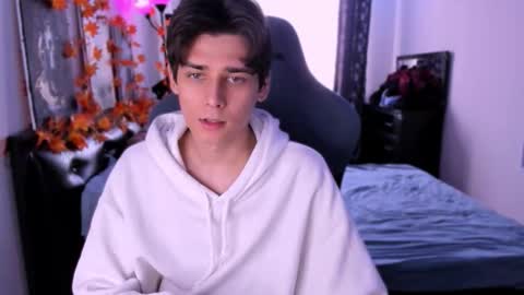 Foxicfu online show from December 22, 8:54 am