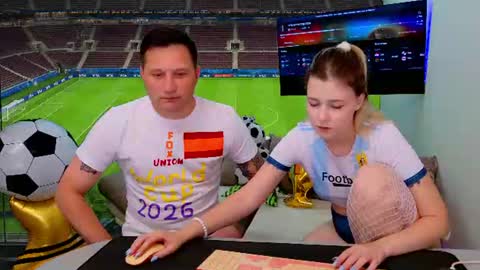 We are a couple Leo and Sofiayou are always welcome here online show from June 27, 7:09 pm
