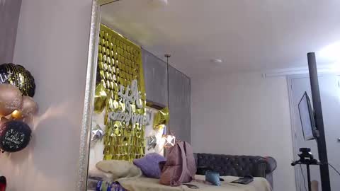 Snapshot of foxxy_dolce chatting on October 14, 3:04 pm Foxxy online show from October 14, 3:04 pm